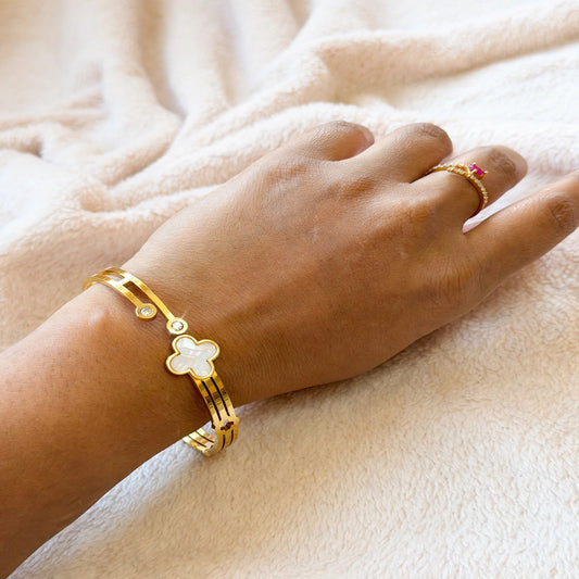 Van Clover Bangle Bracelet - Mother of Pearl
